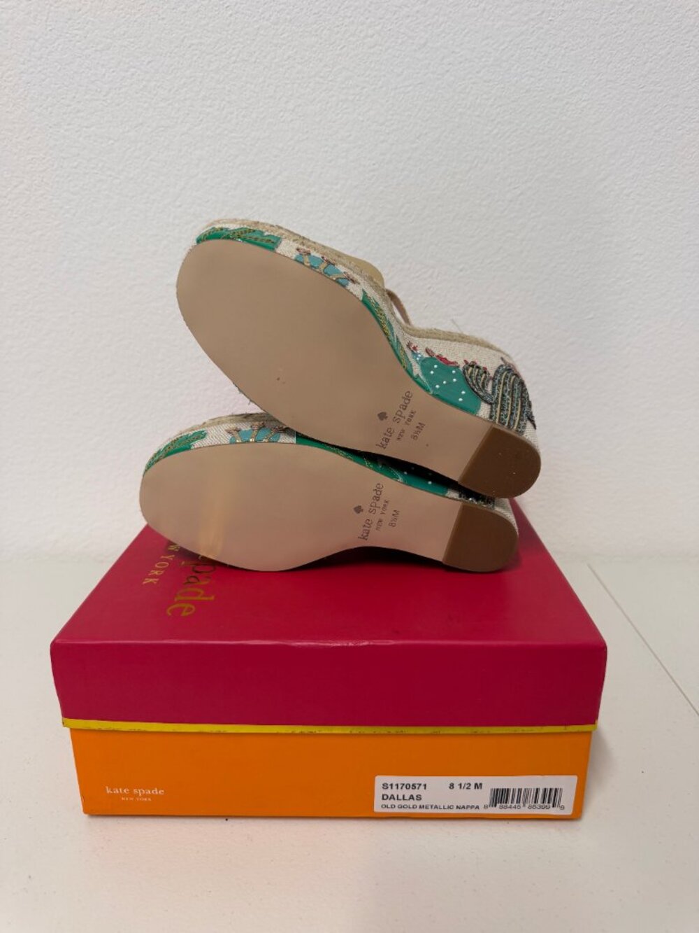 Kate Spade Dallas Old Gold Leather Cactus Embroidered Wedge Sandals 8.5M - Picture 6 of 8
